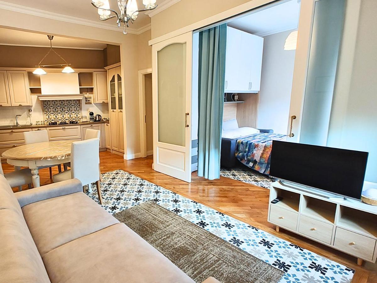Luxury Apartment By Palazzo Senesi Рим Екстериор снимка